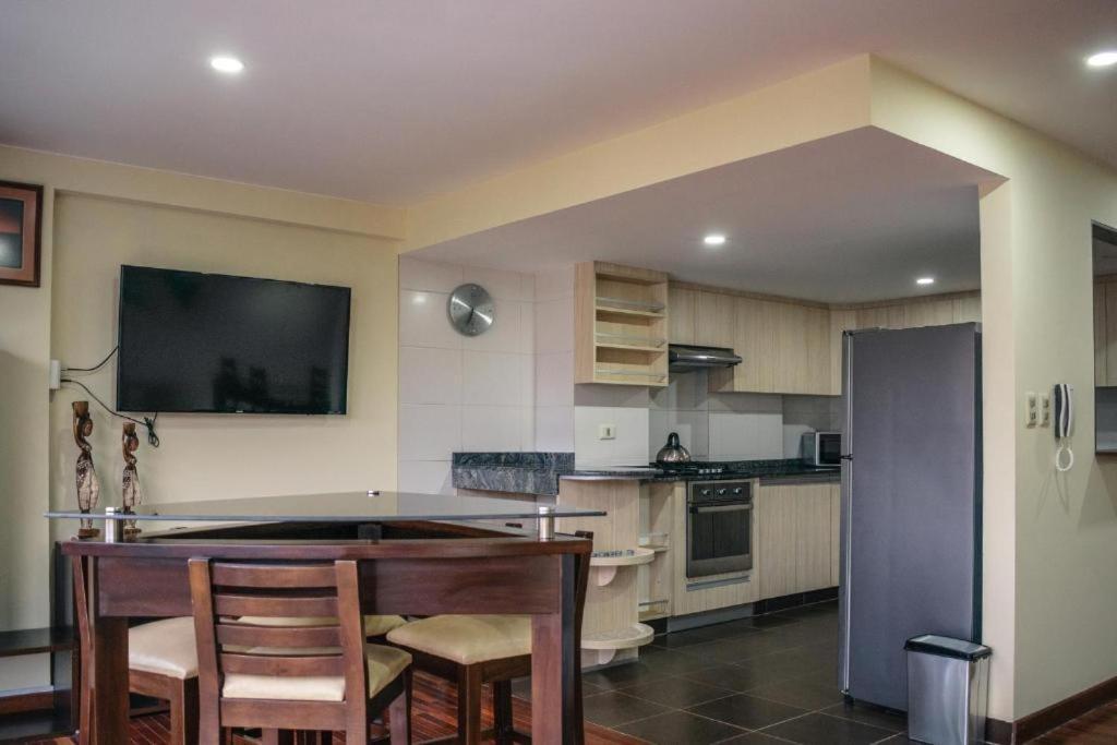Luxstone Executive & Suites 拉巴斯 外观 照片