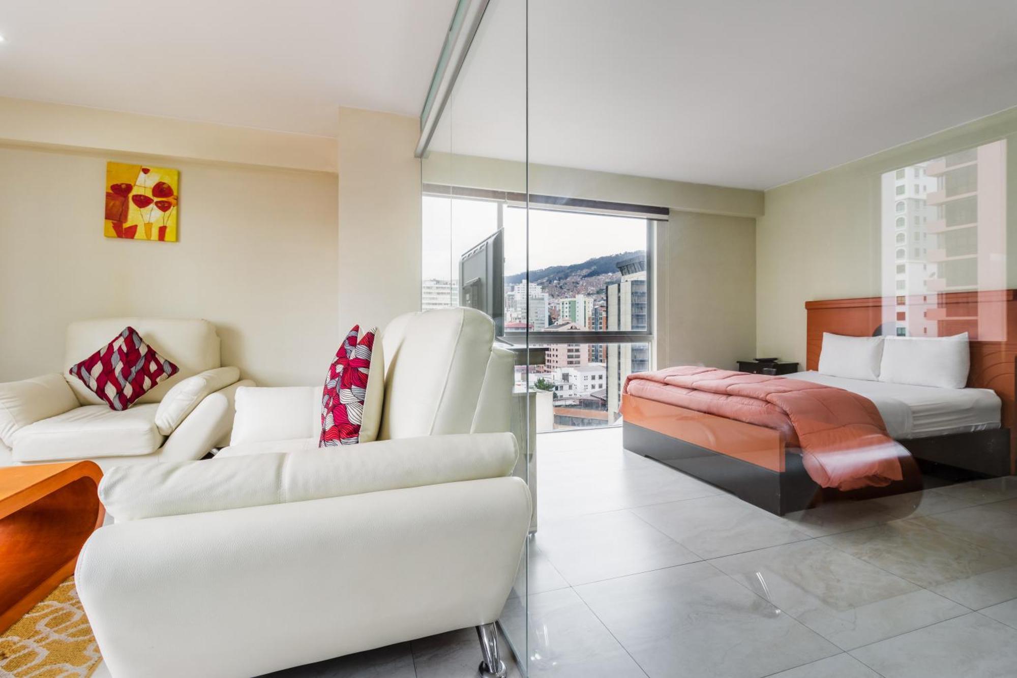 Luxstone Executive & Suites 拉巴斯 外观 照片