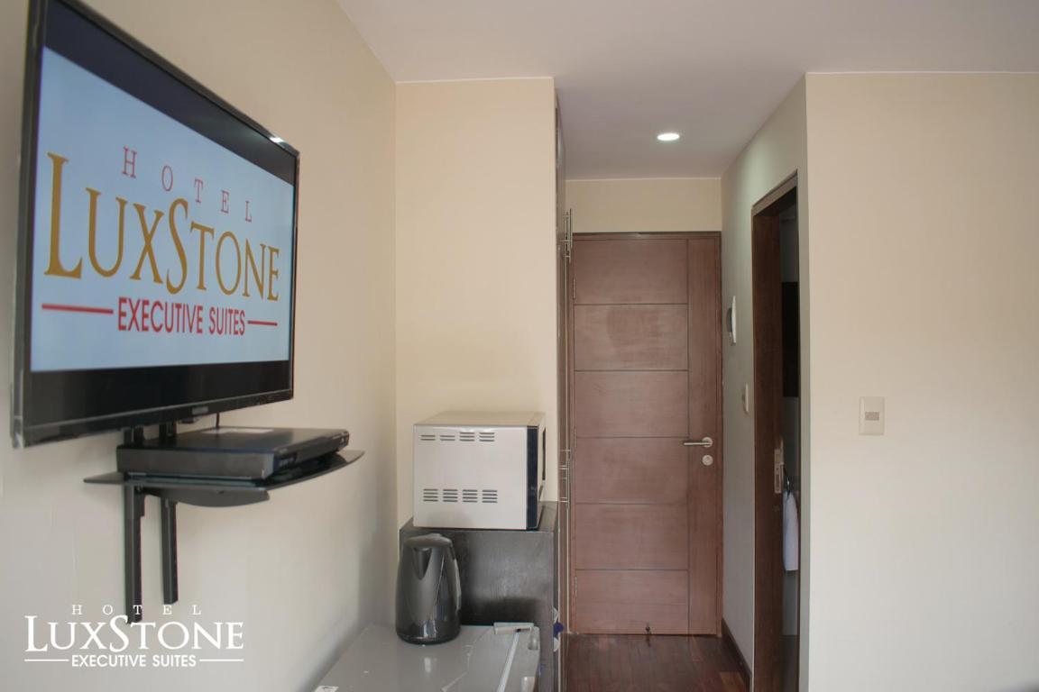 Luxstone Executive & Suites 拉巴斯 外观 照片