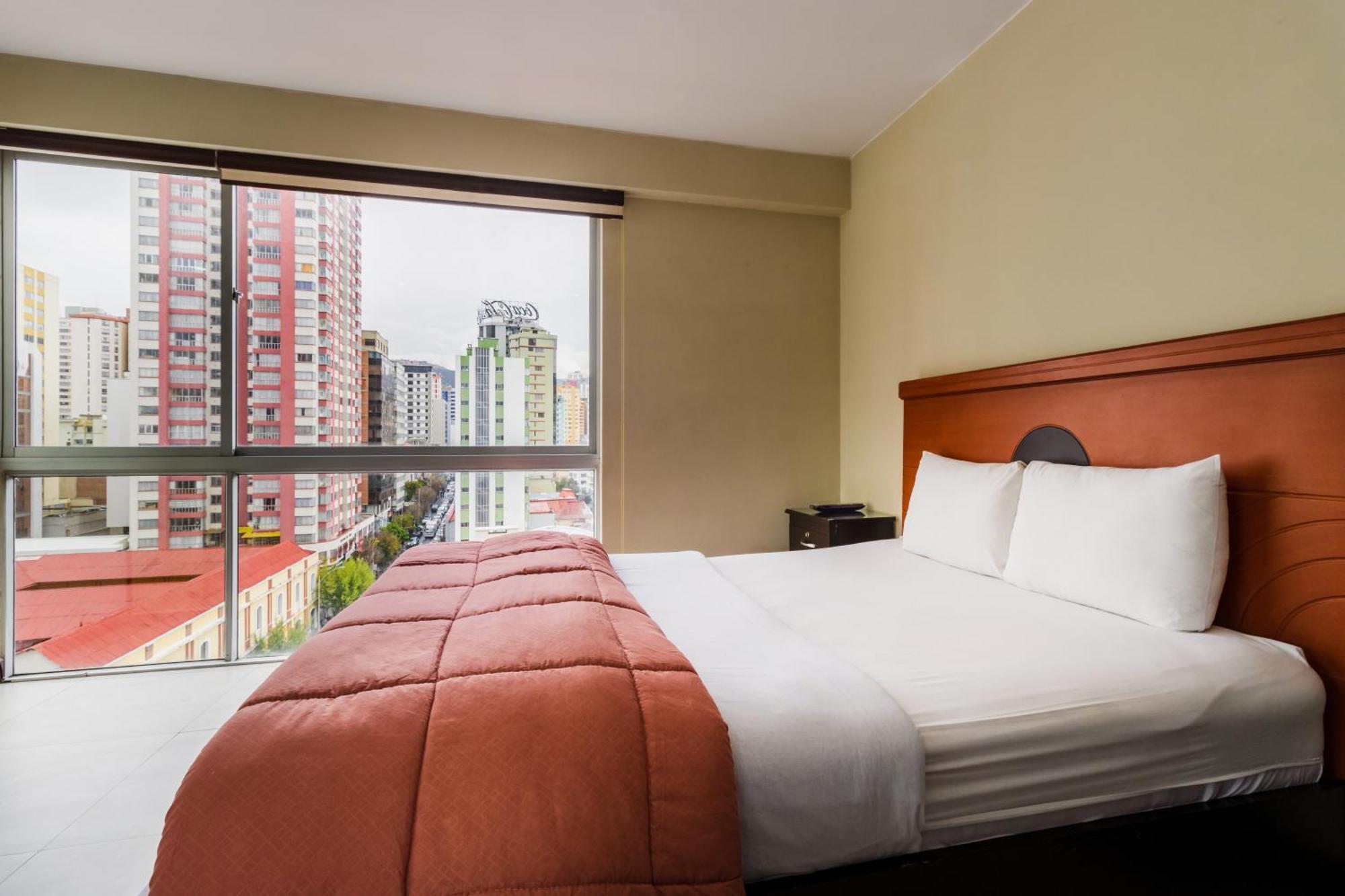 Luxstone Executive & Suites 拉巴斯 外观 照片